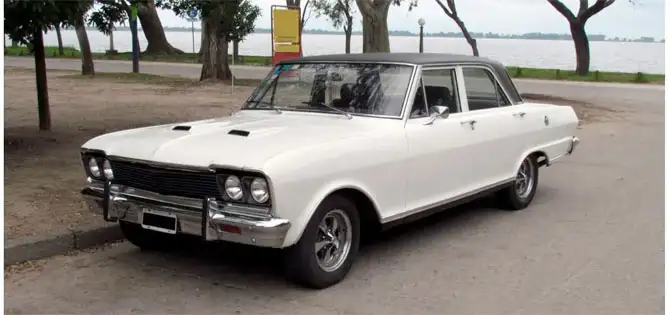 Weißer Oldtimer – beispielhaftes Ankaufsfahrzeug in Olpe